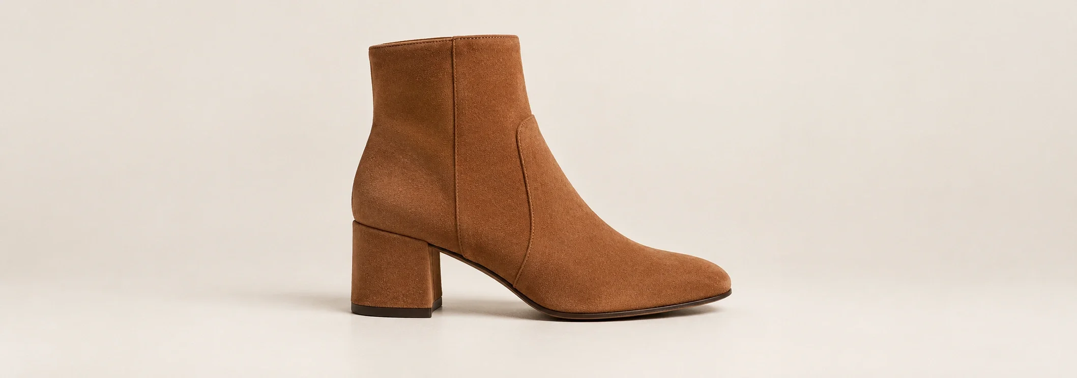 Suede boots - soft texture and refined style